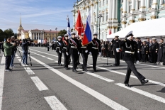 На Дворцовой площади Петербурга состоялось посвящение в курсанты ГУМРФ имени адмирала С.О. Макарова